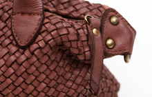 Charger l'image dans la galerie, BRAIDED LEATHER BAG CHOCO
