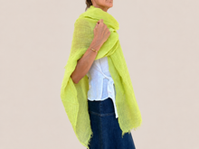 Lade das Bild in den Galerie-Viewer, PAÑUELO LINO - FLUOR GREEN
