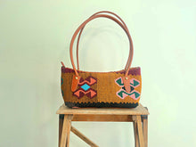 Charger l'image dans la galerie, BAGUETTE KILIM BAG 3
