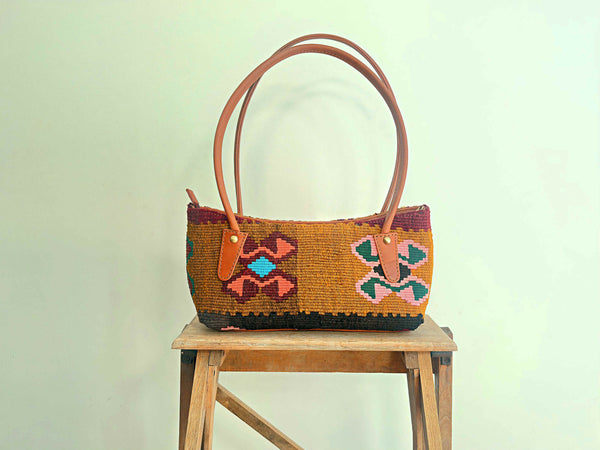 BAGUETTE KILIM BAG 3