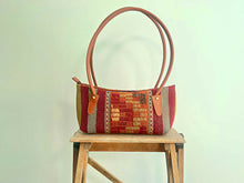 Charger l'image dans la galerie, BAGUETTE KILIM BAG 4
