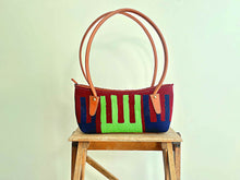 Charger l'image dans la galerie, BAGUETTE KILIM BAG 13
