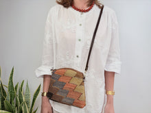 Cargar imagen en el visor de la galería, KILIM BAG - 10
