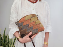 Cargar imagen en el visor de la galería, KILIM BAG - 10
