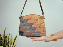 Cargar imagen en el visor de la galería, KILIM BAG - 10
