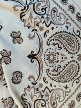 Load image into Gallery viewer, BANDANA  WHITE
