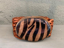 Load image into Gallery viewer, ANIMAL PRINT BELT CAMEL
