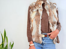 Cargar imagen en el visor de la galería, FUR VEST - NATURAL
