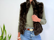 Cargar imagen en el visor de la galería, FUR VEST - GREEN
