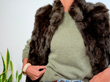 Cargar imagen en el visor de la galería, FUR VEST - GREEN
