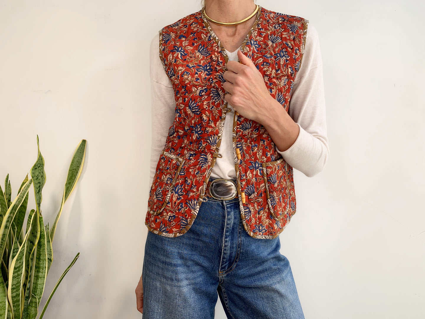 QUILTED VEST RED & BROWN