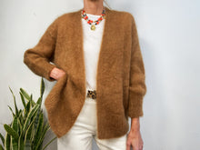 Cargar imagen en el visor de la galería, MOHAIR CARDIGAN - CAMEL
