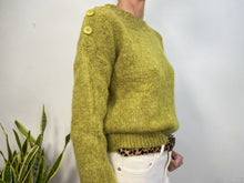 Load image into Gallery viewer, BABY ALPACA BUTTON JUMPER - PISTACHO
