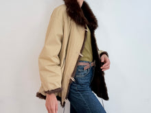 Load image into Gallery viewer, BOMBER COAT - CAMEL
