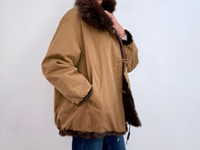 Load image into Gallery viewer, BOMBER COAT - OCRE
