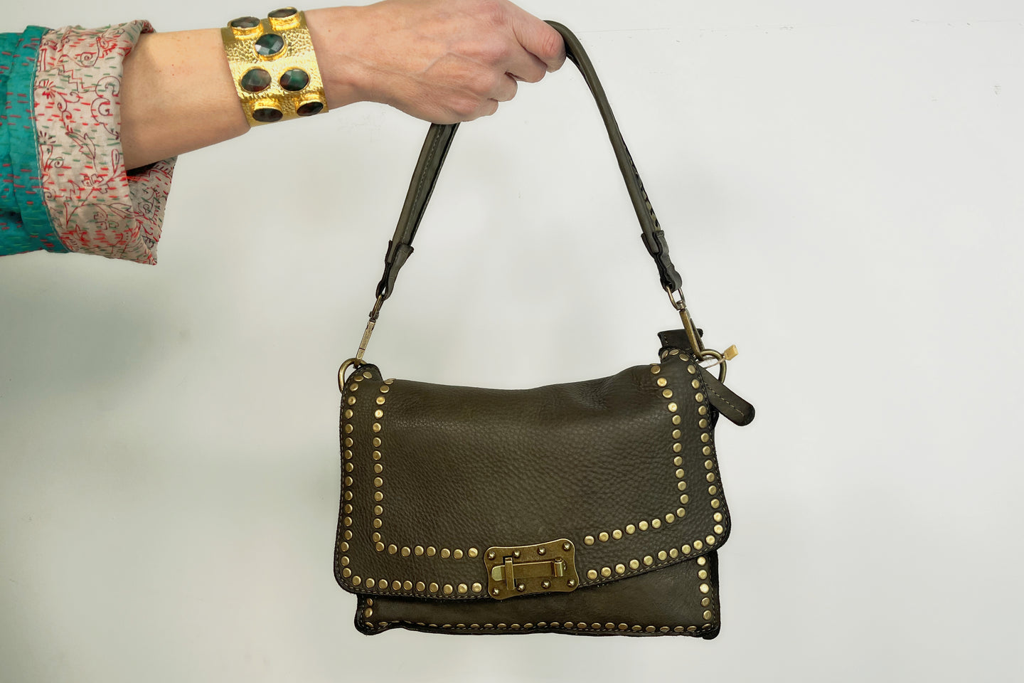 STUD WASHED LEATHER BAG GREEN