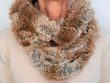 Load image into Gallery viewer, CUELLO DE CONEJO TRICOTADO - NATURAL
