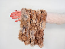 Load image into Gallery viewer, CUELLO DE CONEJO TRICOTADO - NATURAL
