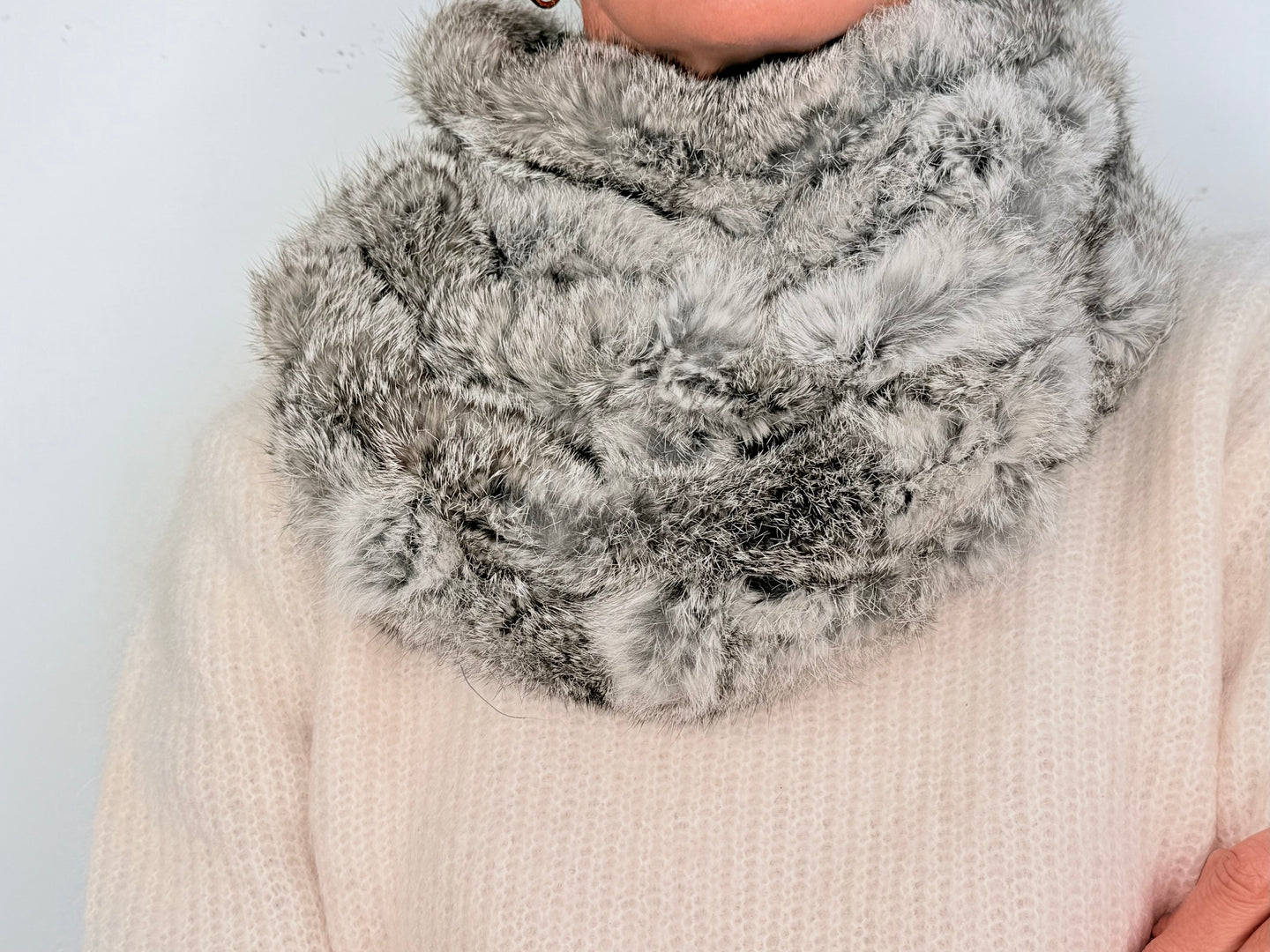 CUELLO DE CONEJO TRICOTADO - GREY