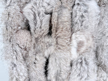 Load image into Gallery viewer, CUELLO DE CONEJO TRICOTADO - GREY
