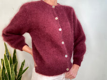 Cargar imagen en el visor de la galería, MOHAIR BUTTON CARDIGAN - BURGUNDY
