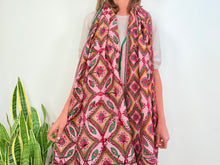 Cargar imagen en el visor de la galería, EMBROIDERY SILK SCARF 32
