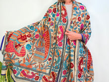 Cargar imagen en el visor de la galería, EMBROIDERY SILK SCARF 26
