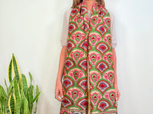 Cargar imagen en el visor de la galería, EMBROIDERY SILK SCARF 24
