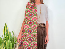 Cargar imagen en el visor de la galería, EMBROIDERY SILK SCARF 24
