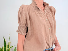 Charger l'image dans la galerie, CAMISA LINO FRUNCES - AVELLANA
