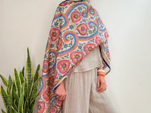 Cargar imagen en el visor de la galería, EMBROIDERY SILK SCARF 16
