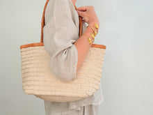 Load image into Gallery viewer, Two-tone basket bag - cream
