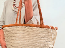 Load image into Gallery viewer, Two-tone basket bag - cream
