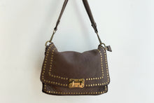 Load image into Gallery viewer, STUD WASHED LEATHER BAG TOPO
