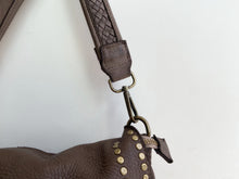 Load image into Gallery viewer, STUD WASHED LEATHER BAG TOPO
