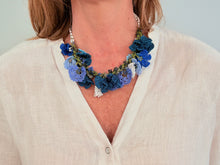 Cargar imagen en el visor de la galería, BOUQUET NECKLACE - 1
