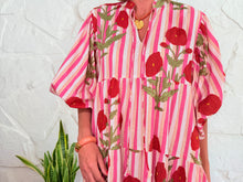 Lade das Bild in den Galerie-Viewer, SAINT-TROPEZ – ROSA GESTREIFTES KLEID
