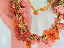 Cargar imagen en el visor de la galería, BOUQUET NECKLACE - 14
