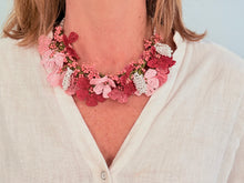 Cargar imagen en el visor de la galería, BOUQUET NECKLACE - 17

