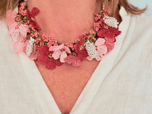 Cargar imagen en el visor de la galería, BOUQUET NECKLACE - 17
