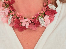 Cargar imagen en el visor de la galería, BOUQUET NECKLACE - 17

