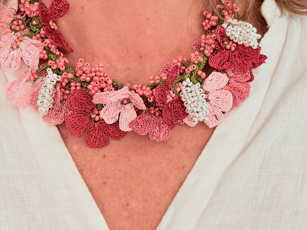 BOUQUET NECKLACE - 17