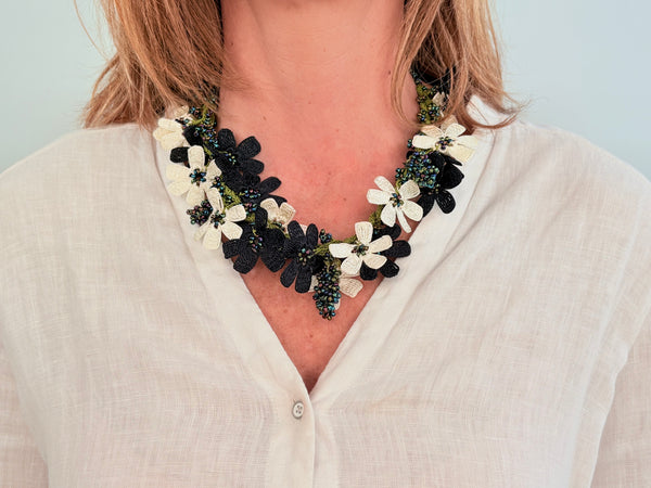 BOUQUET NECKLACE - 18