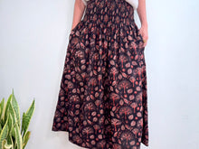 Lade das Bild in den Galerie-Viewer, INDIGO SKIRT - BROWN
