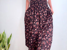 Lade das Bild in den Galerie-Viewer, INDIGO SKIRT - BROWN
