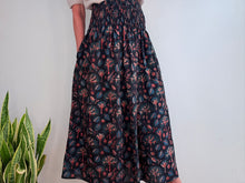Charger l'image dans la galerie, INDIGO SKIRT - BLUE TREES
