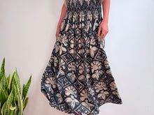 Lade das Bild in den Galerie-Viewer, INDIGO SKIRT - CREAM
