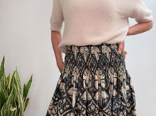 Lade das Bild in den Galerie-Viewer, INDIGO SKIRT - CREAM
