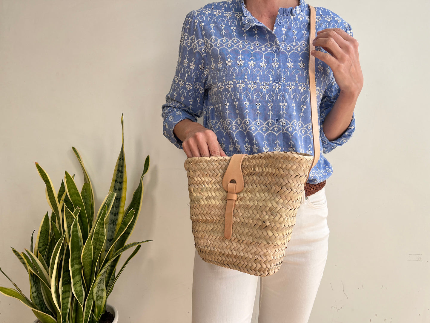 CROSSBODY BASKET BAG