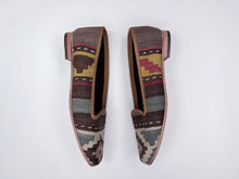 Carica l'immagine nel visualizzatore di Gallery, KILIM SHOES 39 - 4
